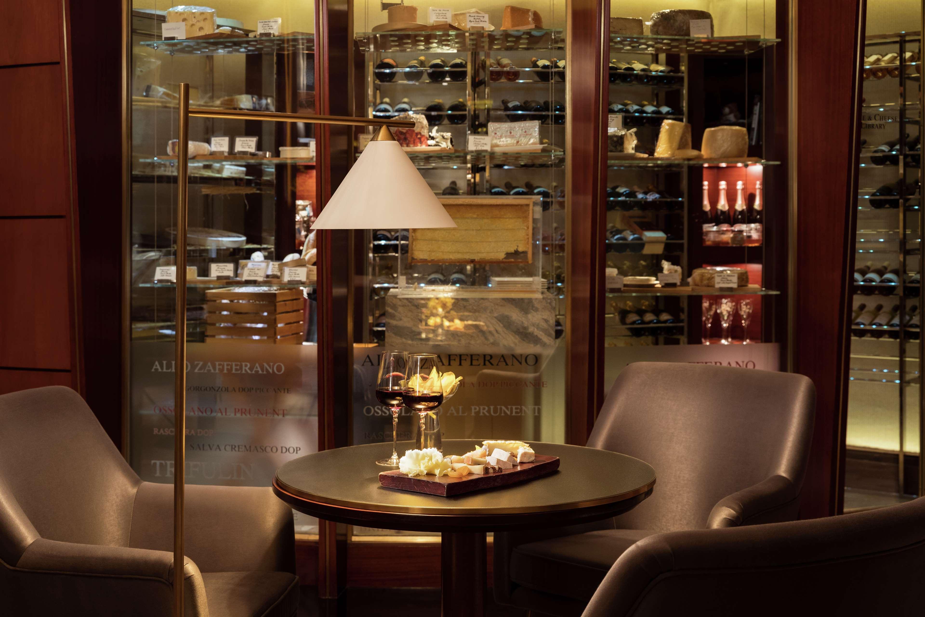 Conrad Hong Kong Hotel Exterior photo